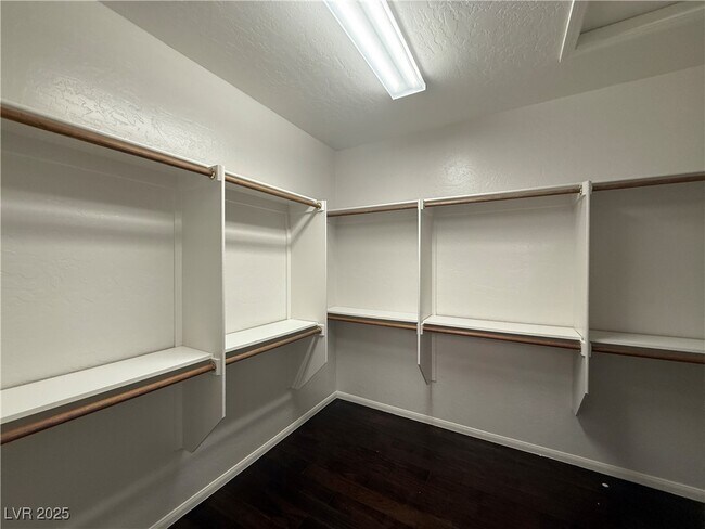 Building Photo - 2739 Mintlaw Ave