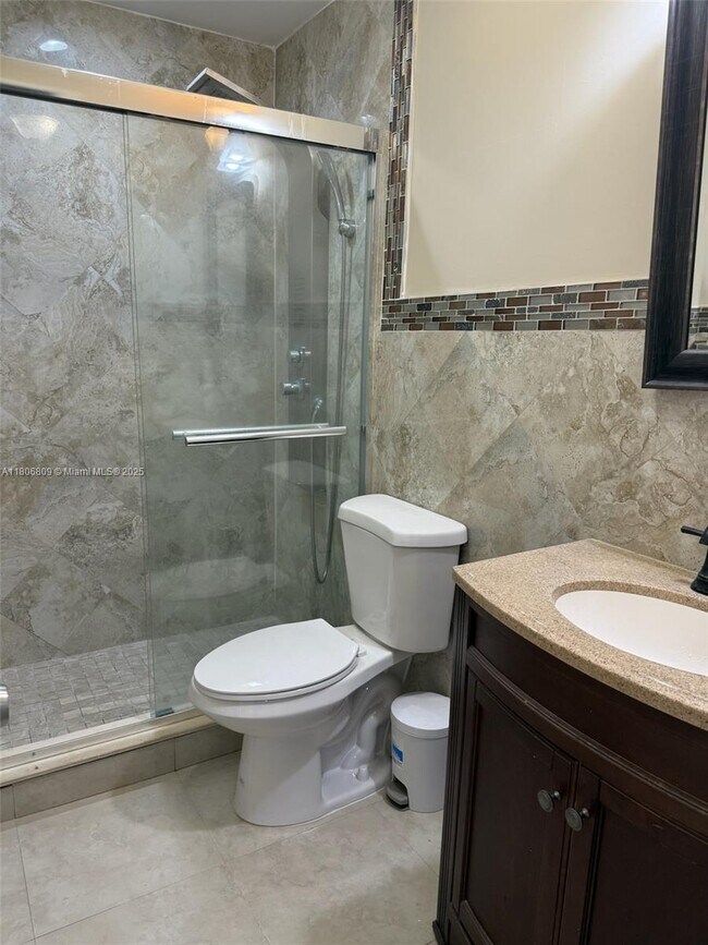 Building Photo - 2701 SW 58th Manor