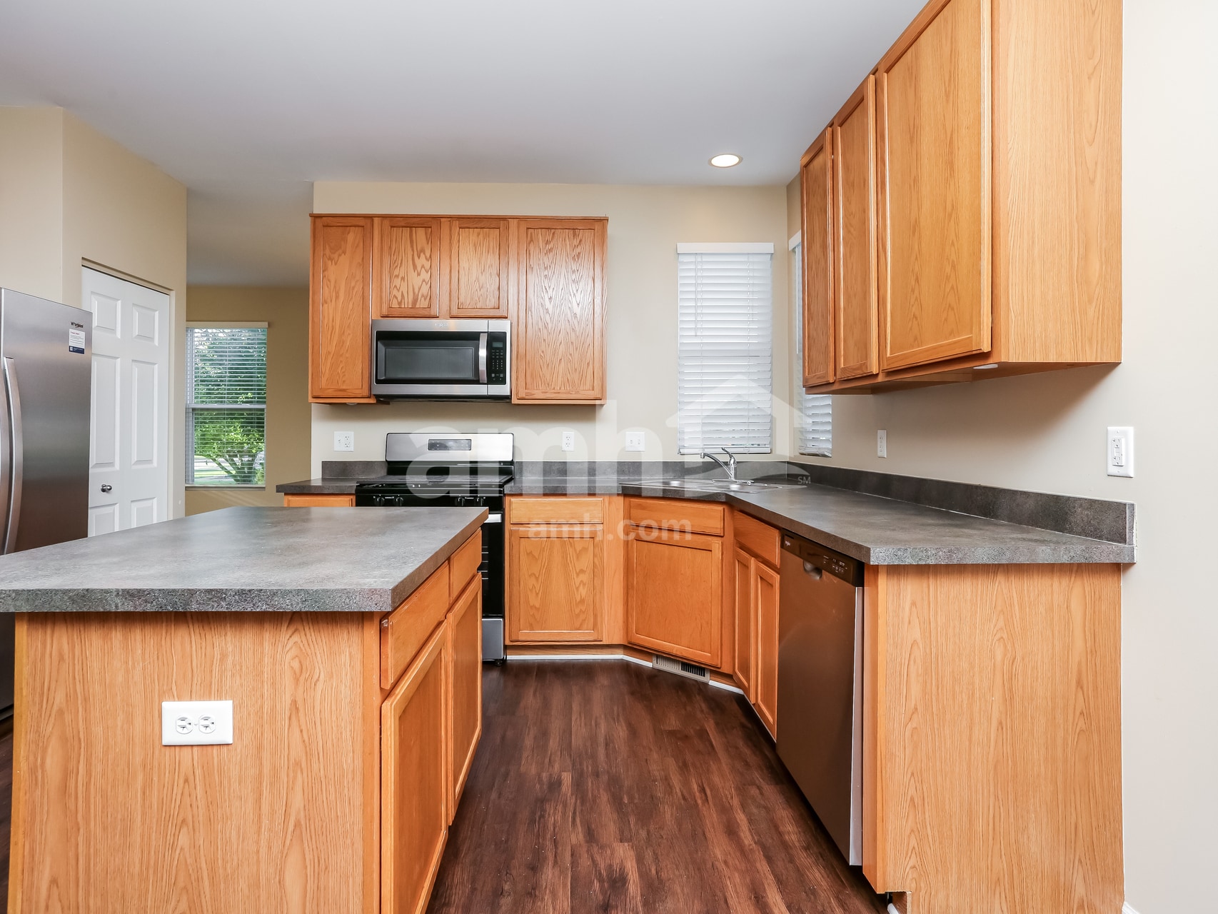 Building Photo - 605 Country Brook Ln