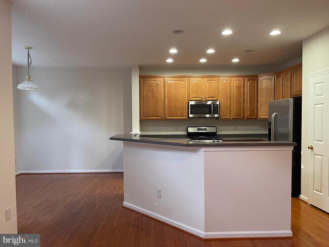 Building Photo - 22107 Chelsy Paige Square
