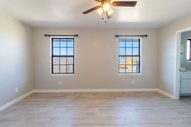 Building Photo - Beautiful 3/2 Apple Valley Home