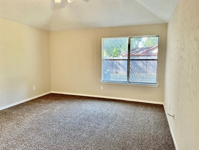 Building Photo - 7114 River Ml Dr