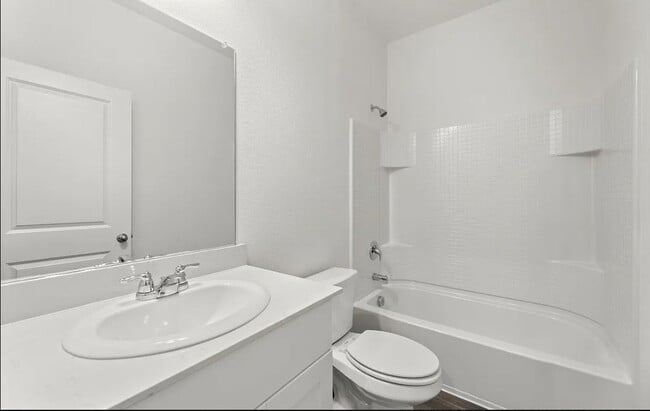 Building Photo - 1821 Sandlin Dr