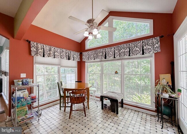 Building Photo - 23118 Silverberry Way