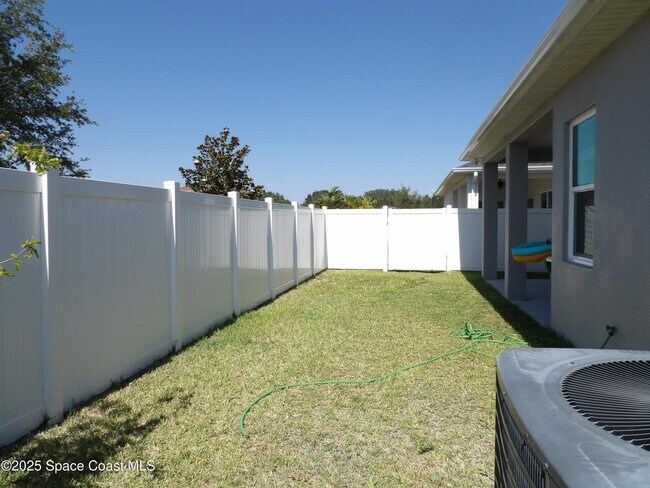 Building Photo - 4258 Trovita Cir