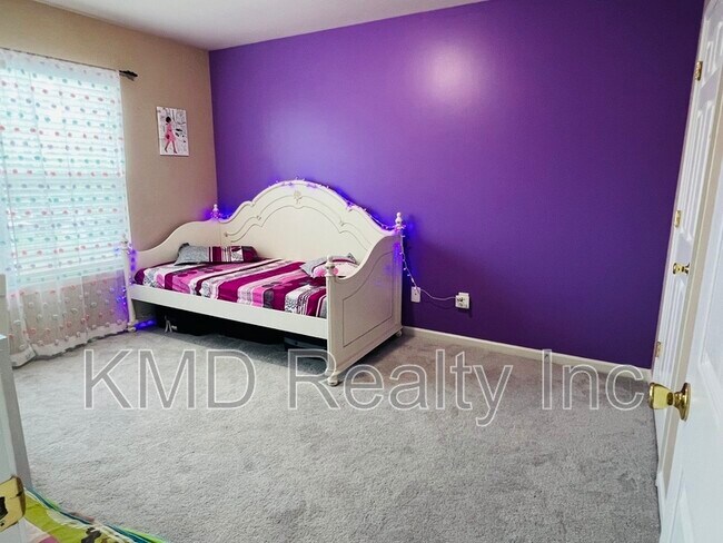 Building Photo - 3203 Mannington Dr