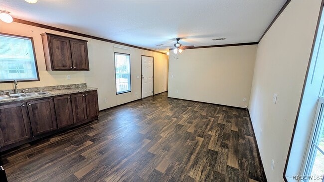 Building Photo - 7090 N Palmer Way