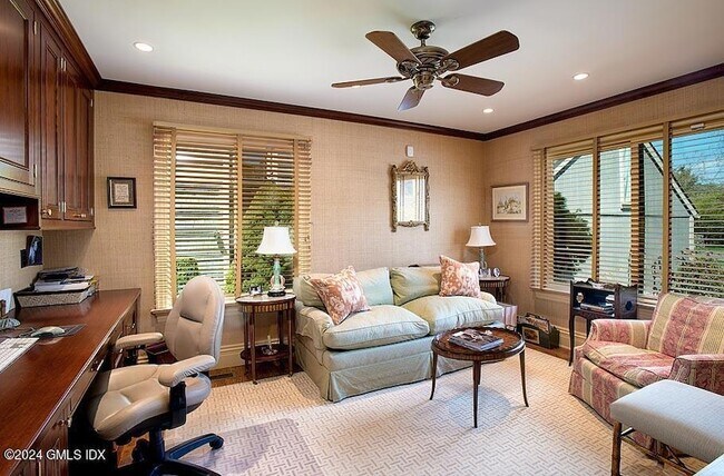 Building Photo - 208 W Lyon Farm Dr
