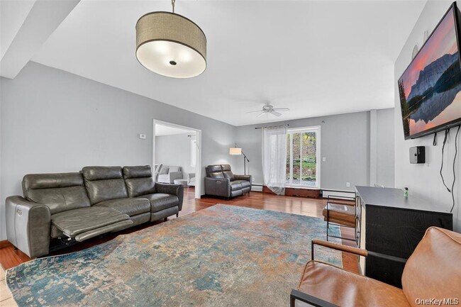 Building Photo - 155 Roselawn Rd