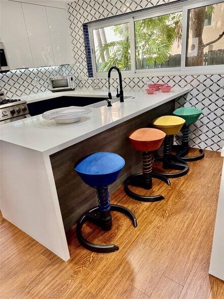 Building Photo - 2325 Barcelona Dr