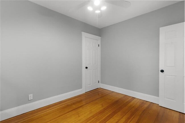 Building Photo - 100 De Pinedo St