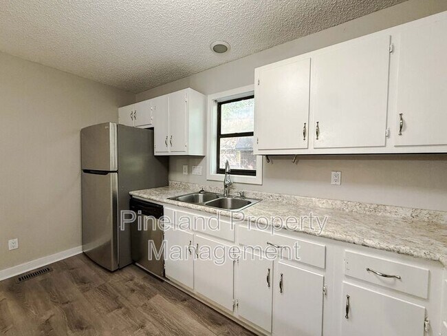 Building Photo - 321 Watergap Dr