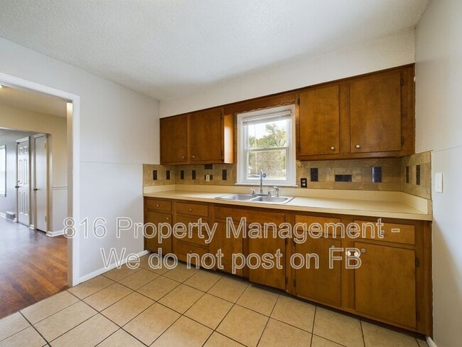 Building Photo - 10626 East 23rd St S