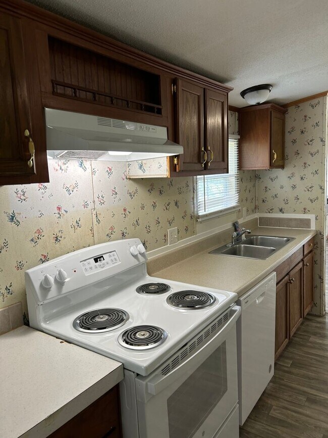 Building Photo - 112 Tyner Dr