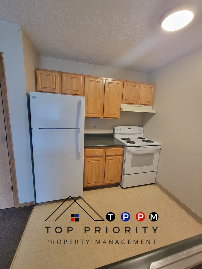 Building Photo - ** MOVE IN SPECIAL ** 1 Bedroom | 1 Bathro...