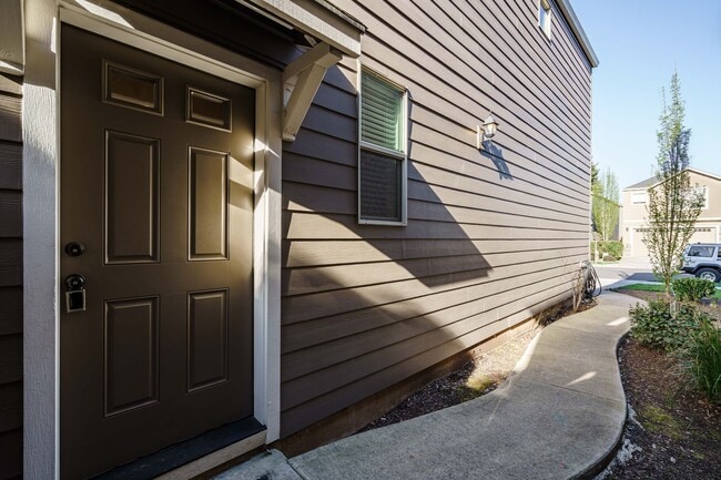 Building Photo - Beautiful Single-Level Home | 3 Bed, 2.5 B...