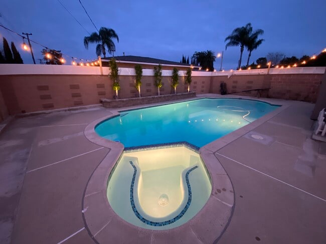 Jacuzzi - 8561 Cedar Dr