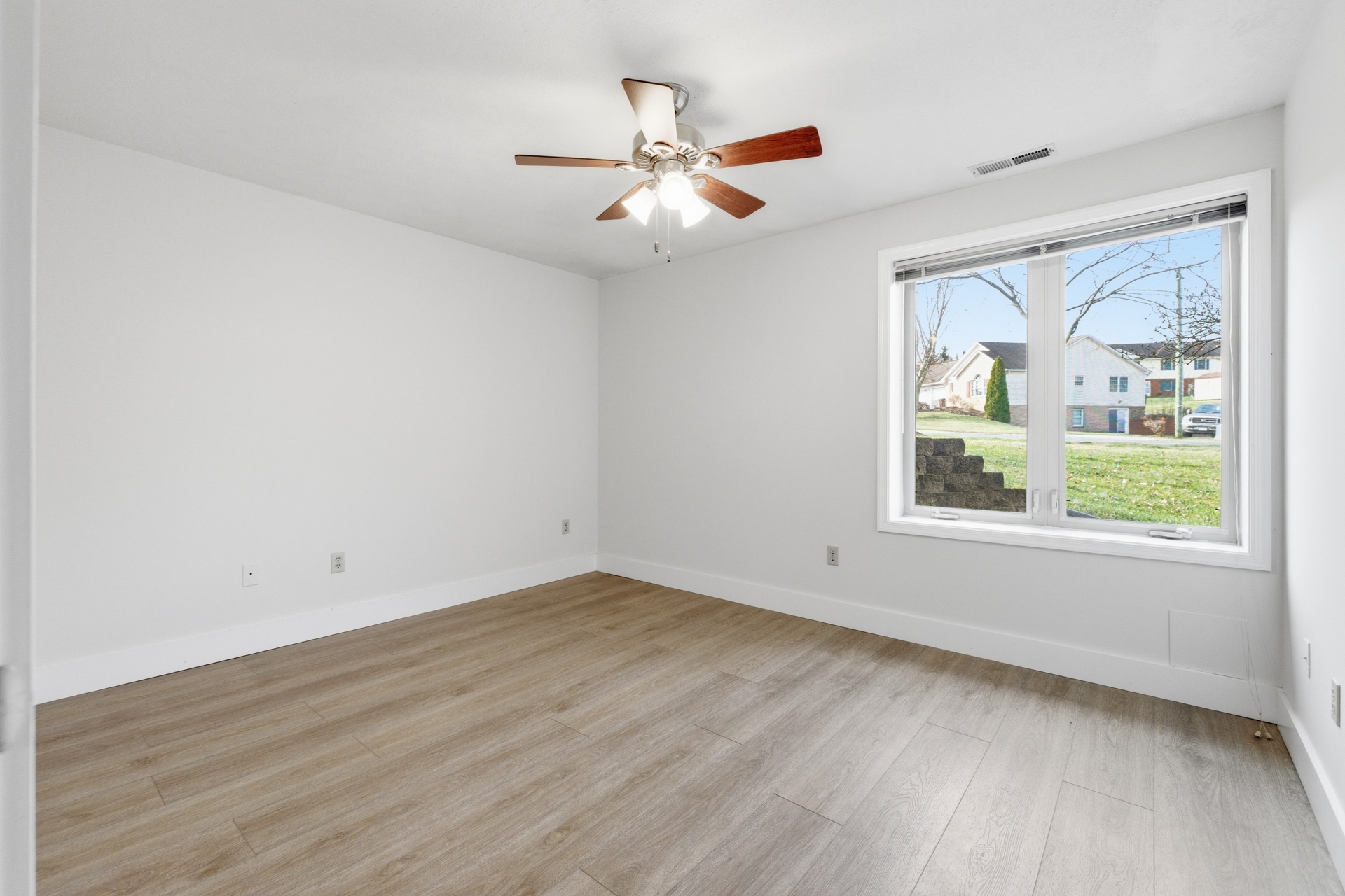 Building Photo - 1921 Ty Way Xing