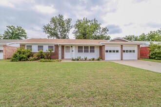 Building Photo - Cute 3 bed 2 bath!