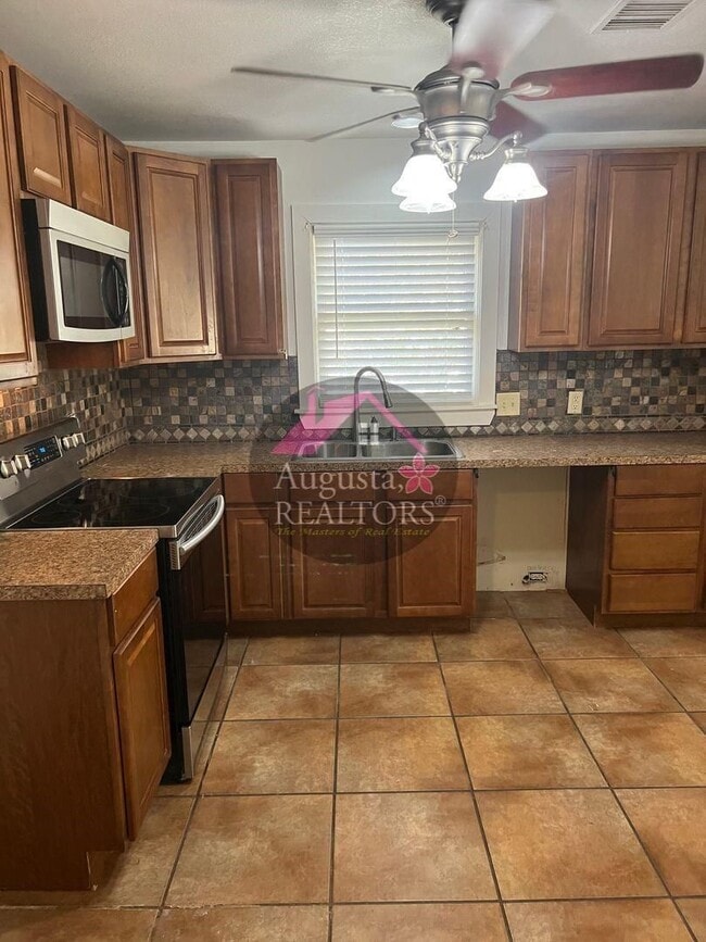 Building Photo - KC-1209 Bawcom