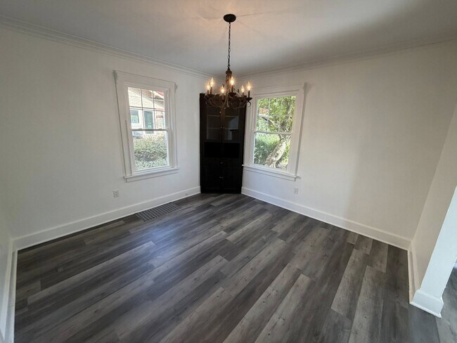 Building Photo - 2657 Dresden Rd