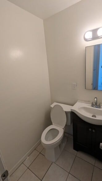 Building Photo - 10420 Commerce Ave