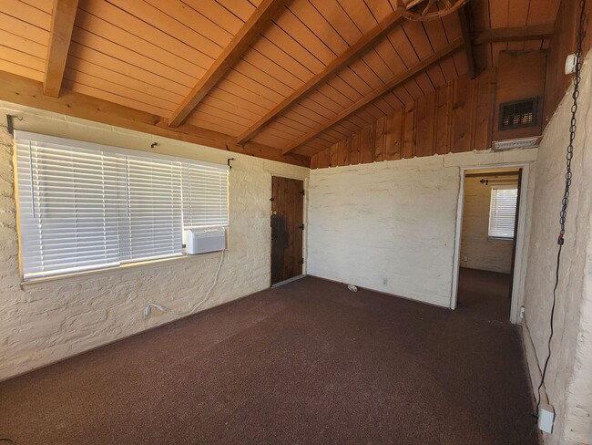 Building Photo - Charming One Bedroom Cottage COMING THIS A...