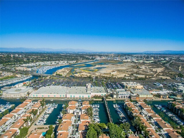 Building Photo - 7235 Marina Pacifica Dr S