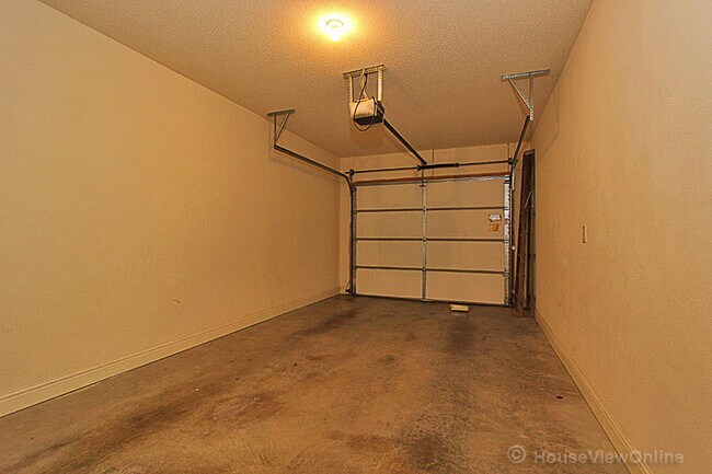 Building Photo - 2358 Garrett Ln