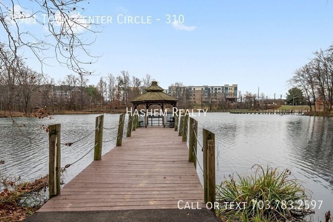 Building Photo - 8961 Town Center Cir