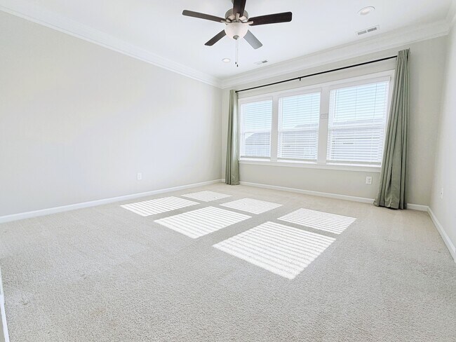 Building Photo - 939 Haybeck Ln