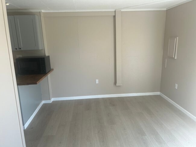 Building Photo - 6230 Pursia Rd