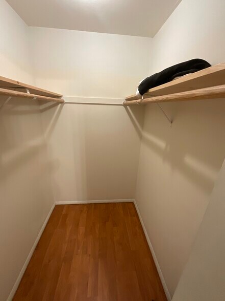 Building Photo - 935 N 85th St