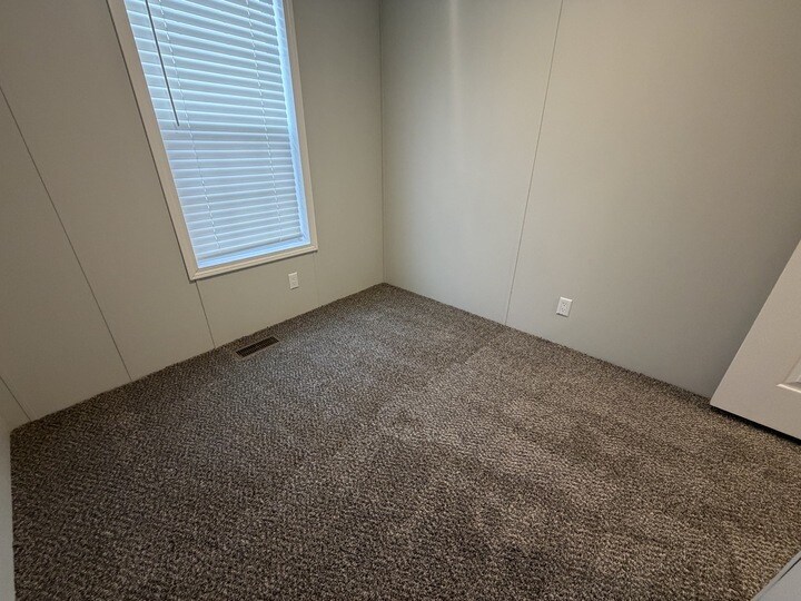 Building Photo - 15353 Dominique Dr