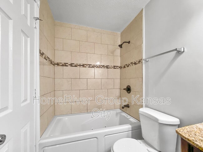 Building Photo - 5021 Pebble Ave