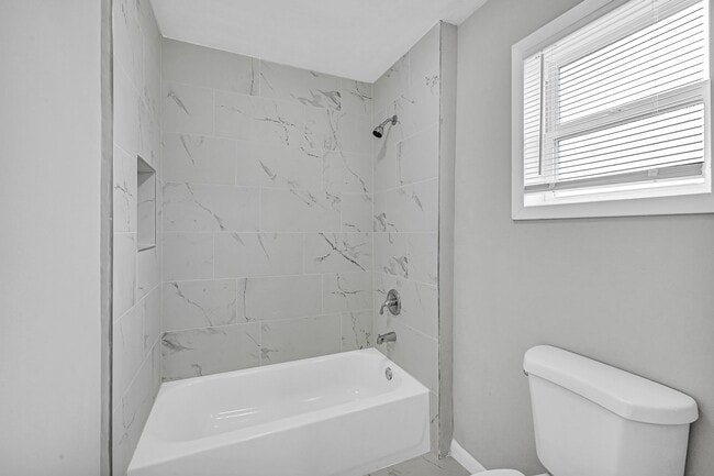 Building Photo - 1304 Sage Dr