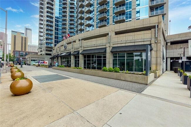 Building Photo - 400 W Peachtree St NW