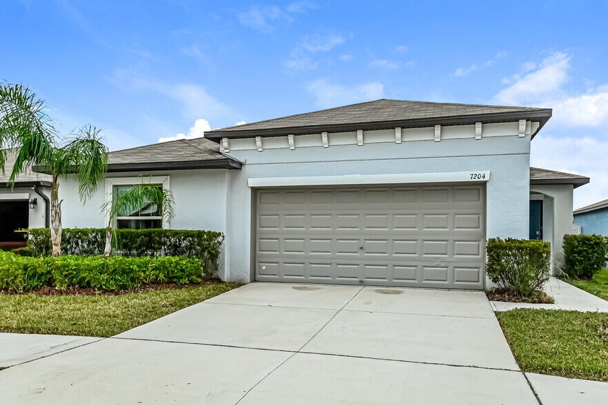 Primary Photo - 7204 Ozello Trail Ave