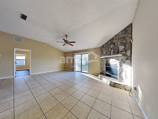 Building Photo - 3753 Woodbriar Dr