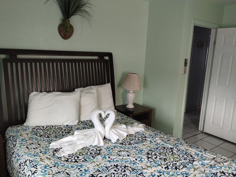 Building Photo - 103 E Capricorn Dr