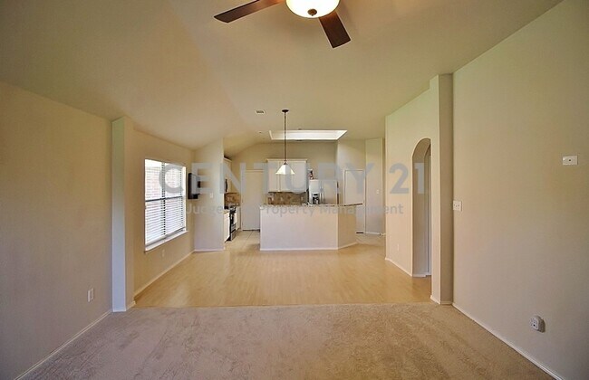 Building Photo - Adorable 3/2/2 in Mansfield ISD For Rent!