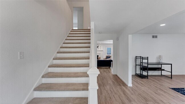 Building Photo - 7507 Stonecliff Dr