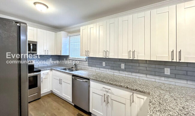 Building Photo - 116 Park Ave SE