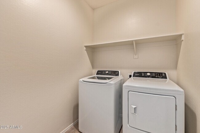 Building Photo - 10623 E Sunflower Ct