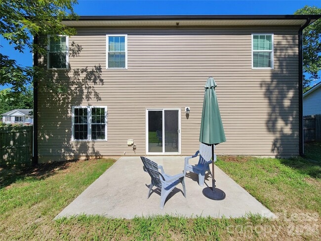 Building Photo - 2520 Ashe Ave