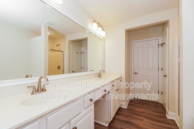 Building Photo - 10310 Blakeney Preserve Dr