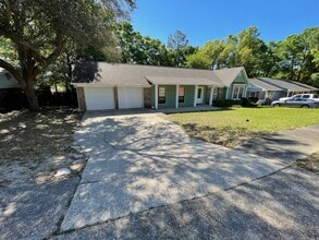 Building Photo - Beautiful Upgraded Home in Northeast Pensacola - Northpointe Subdivision