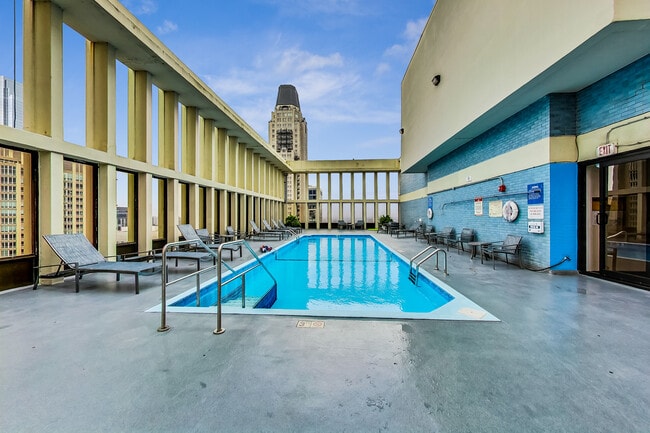 Building Photo - 100 E Walton St