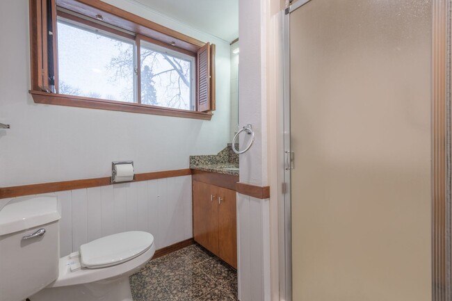 Building Photo - Great Roseville Home, Moundsview Schools, ...