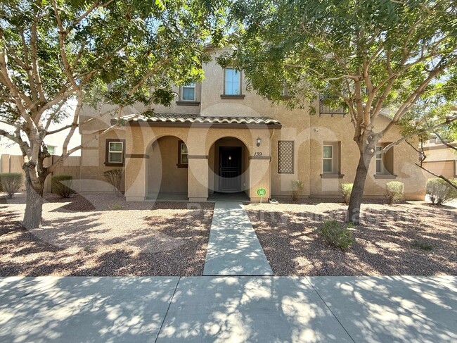 Primary Photo - 139 E Bluejay Dr